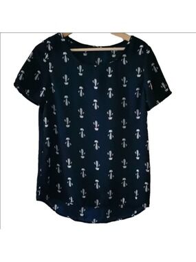 Max & Marcus cactus short sleeve blouse. Size Medium. EUC